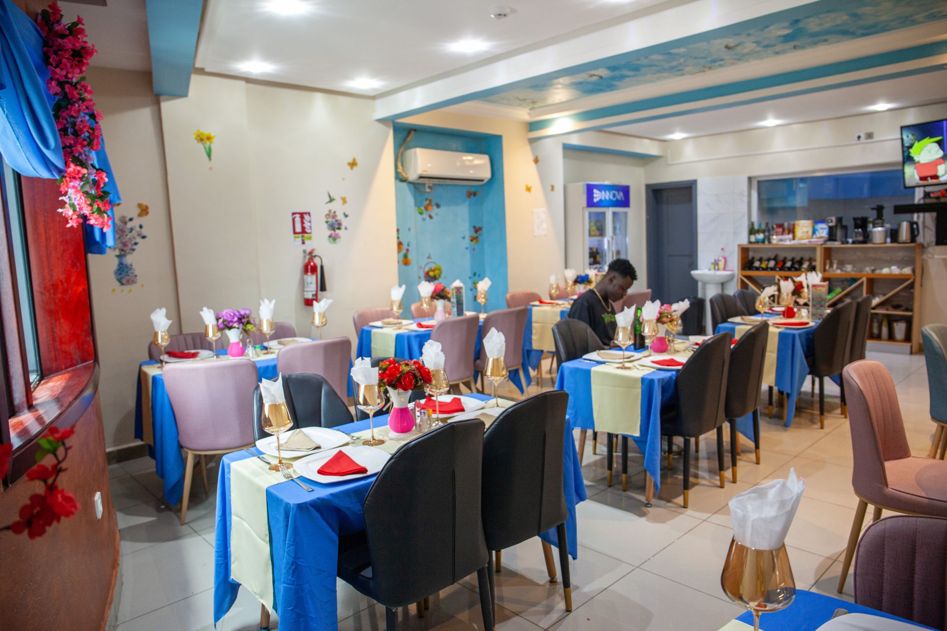 Espace restauration Hôtel Mickel Cameroun
